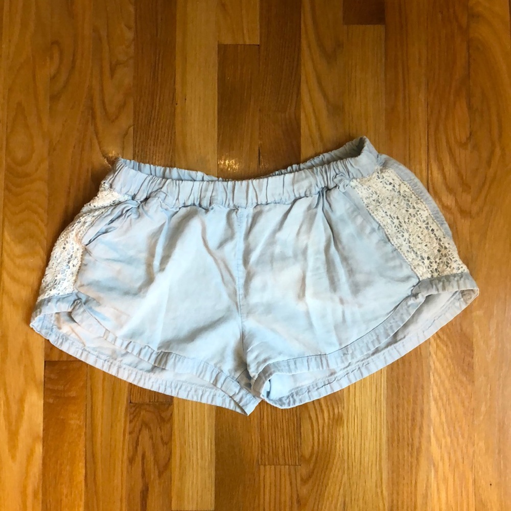 Light blue/white lace flowy shorts